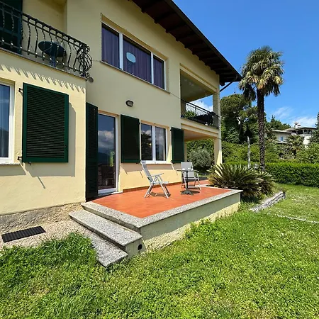 Casa Orny Mezzegra Lägenhet